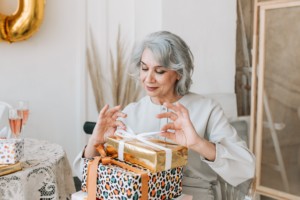 The Ultimate Gift Guide for Someone with Dementia